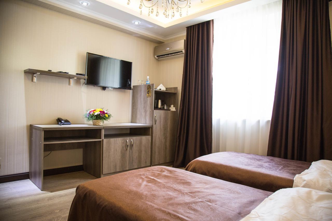 De'Mar Hotel Bishkek Exterior photo